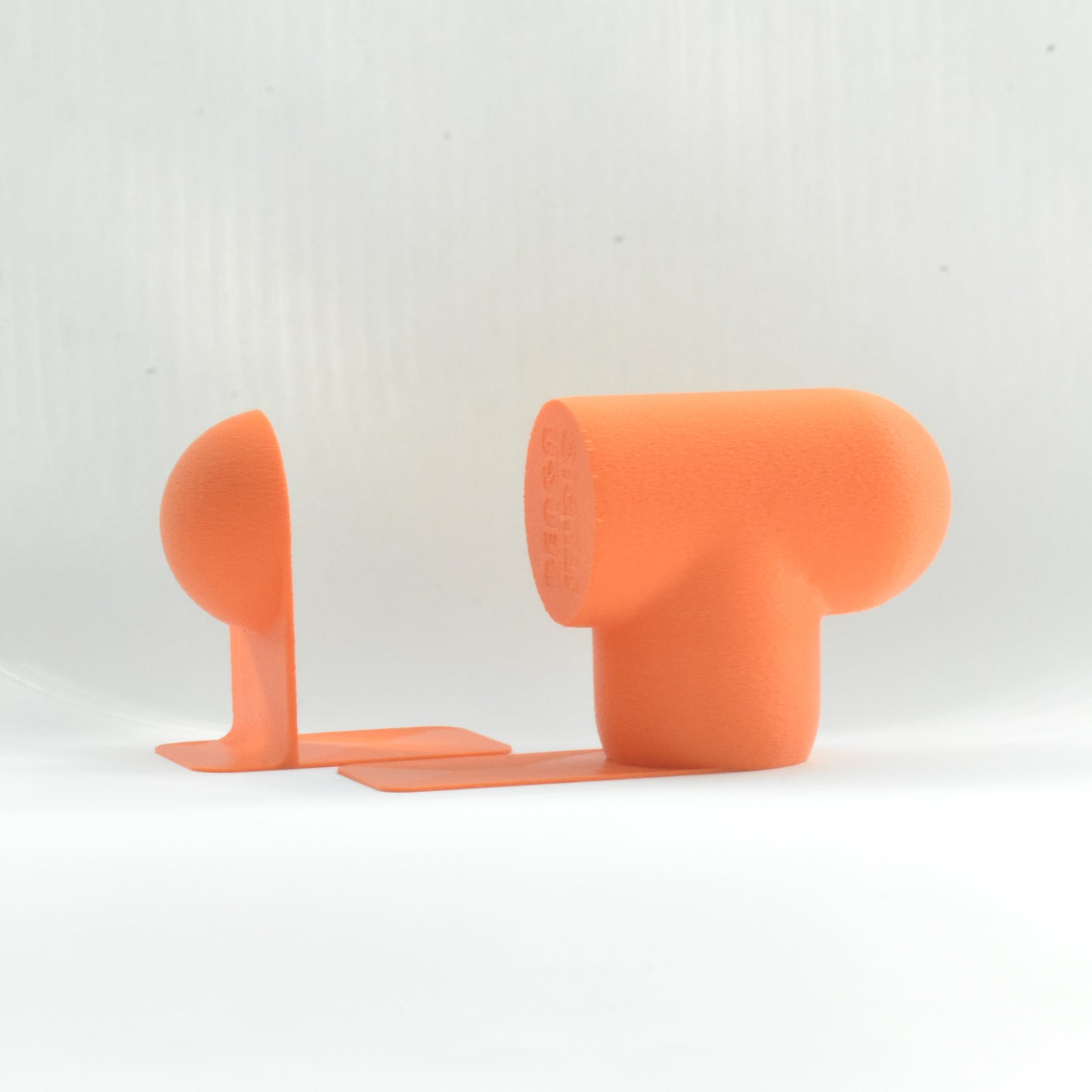 Bookends T