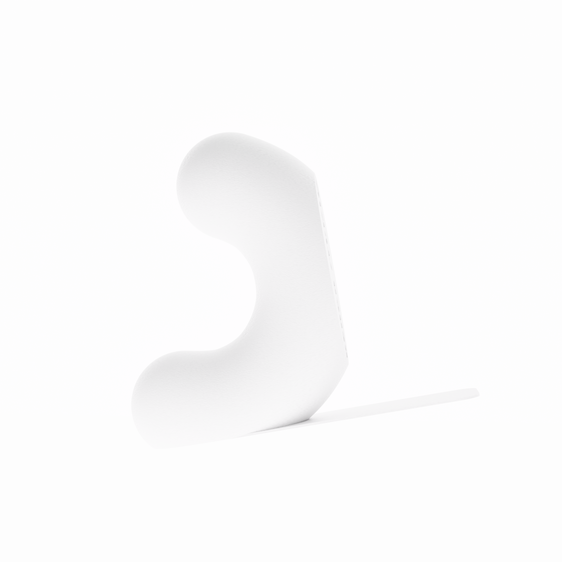 Un serre-livre design de la marque Benga Studio, de couleur blanc mat. L'objet moderne a une forme de U stylisé, avec une hauteur de 15 cm. Il est présenté sur un fond blanc pur, avec une languette de support  mince et horizontal s'étendant à droite pour supporter des grands livres. Le serre-livre a une texture fine, lisse et mate. Il est conçu pour maintenir des livres lourds de manière discrète et élégante.